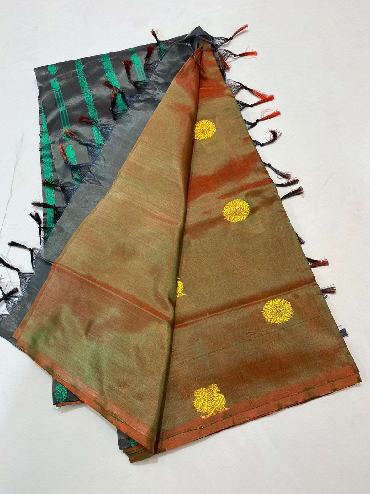 10 yards vaalai pattu saree