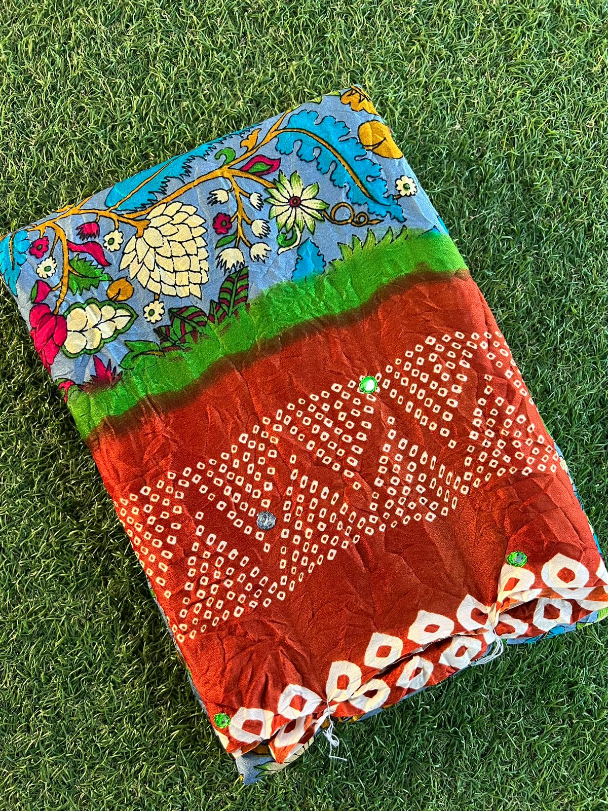 Fusion of kalamkari and bandhani printed crush silk saree