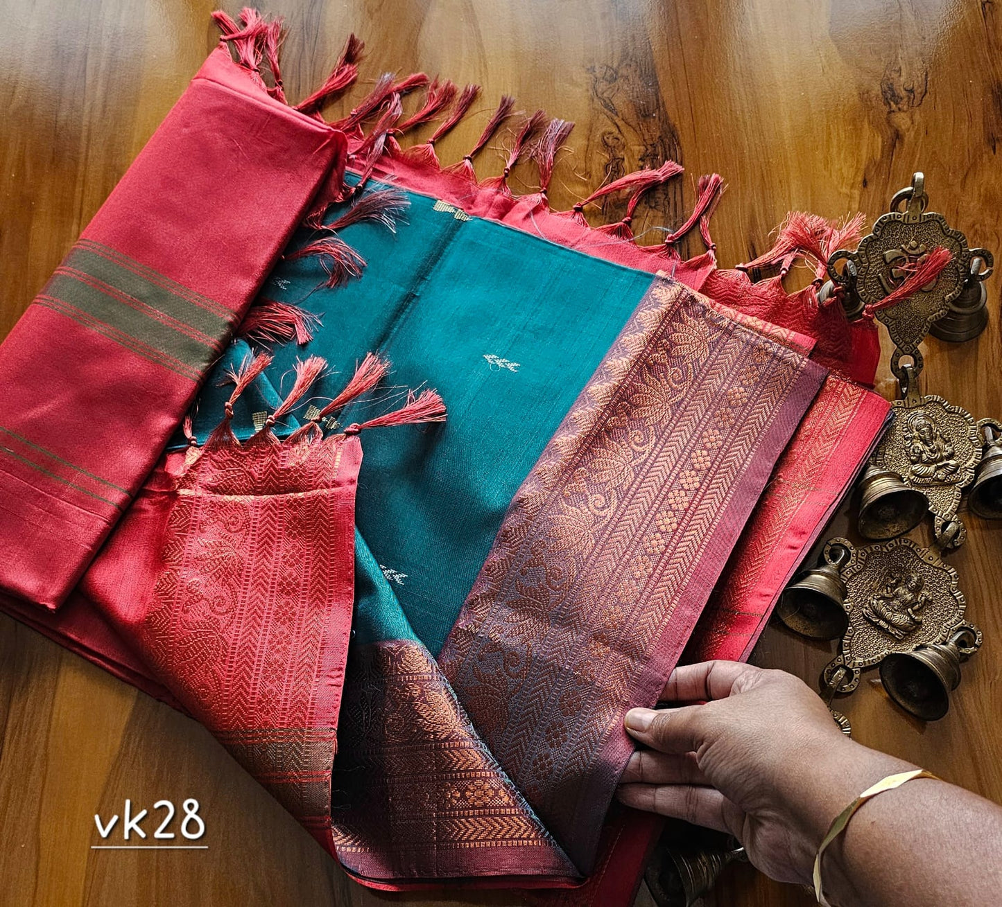 Kanchi Copper Vazhai Pattu Saree
