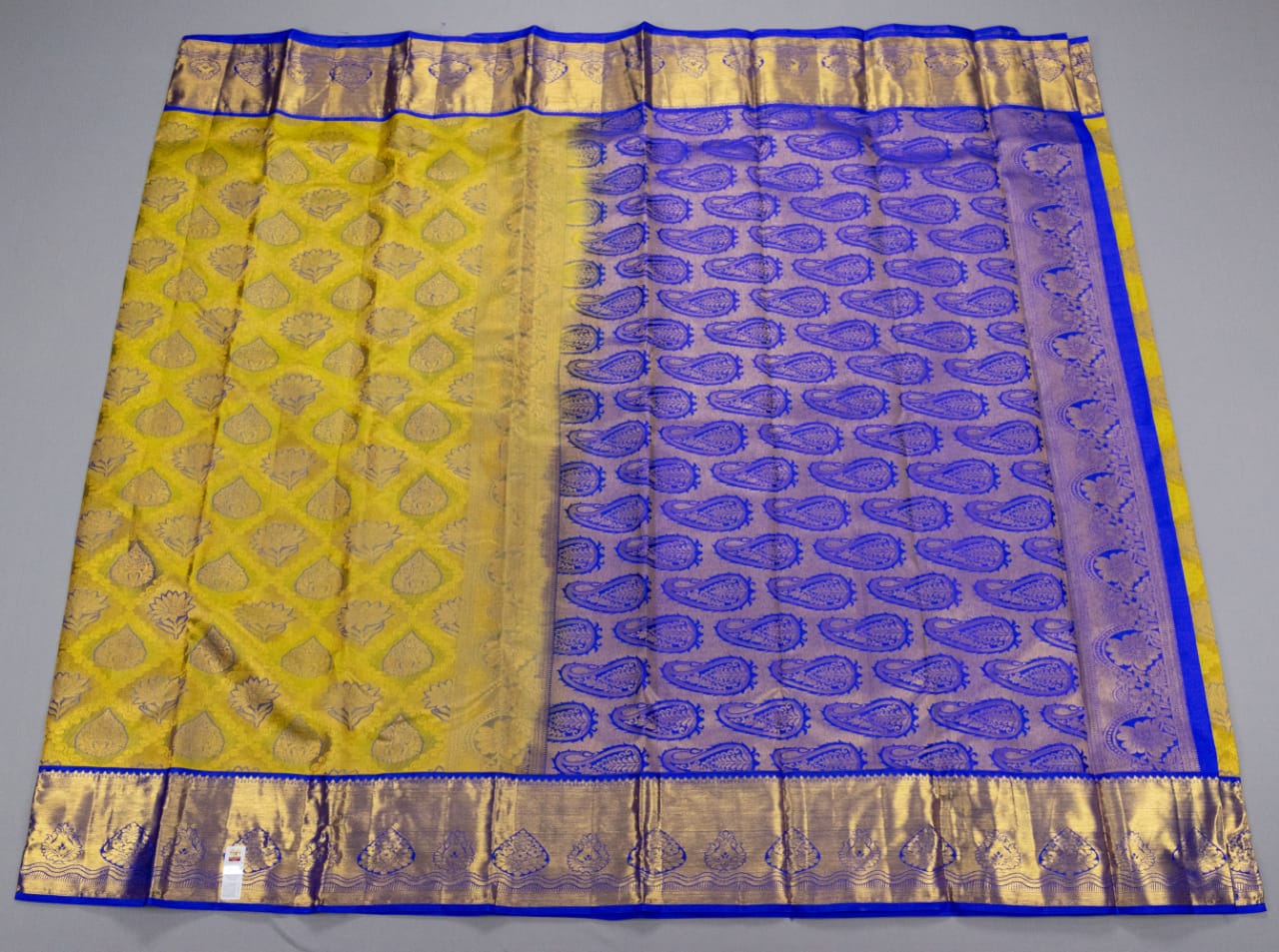 Kanchipuram Lemon Green With Royal Blue Colour Saree