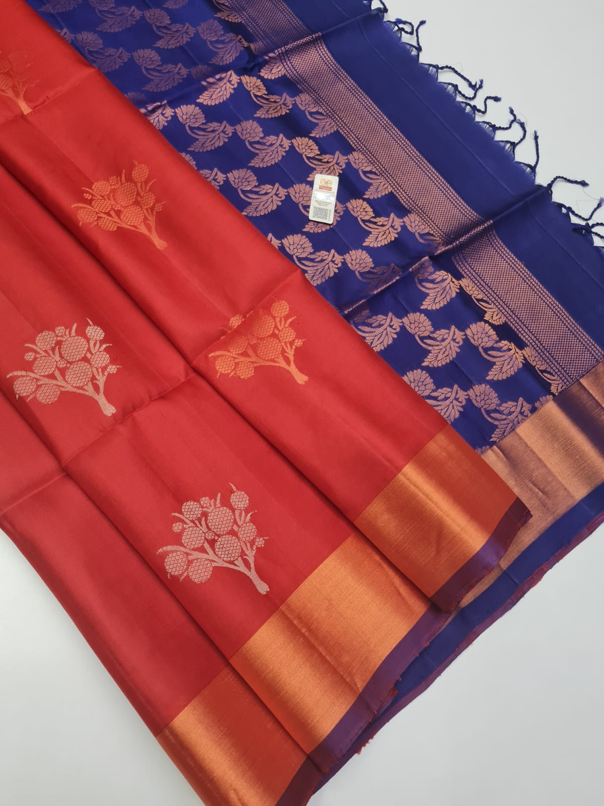 Kanchipuram Pure Tissue Border Soft Silk Saree