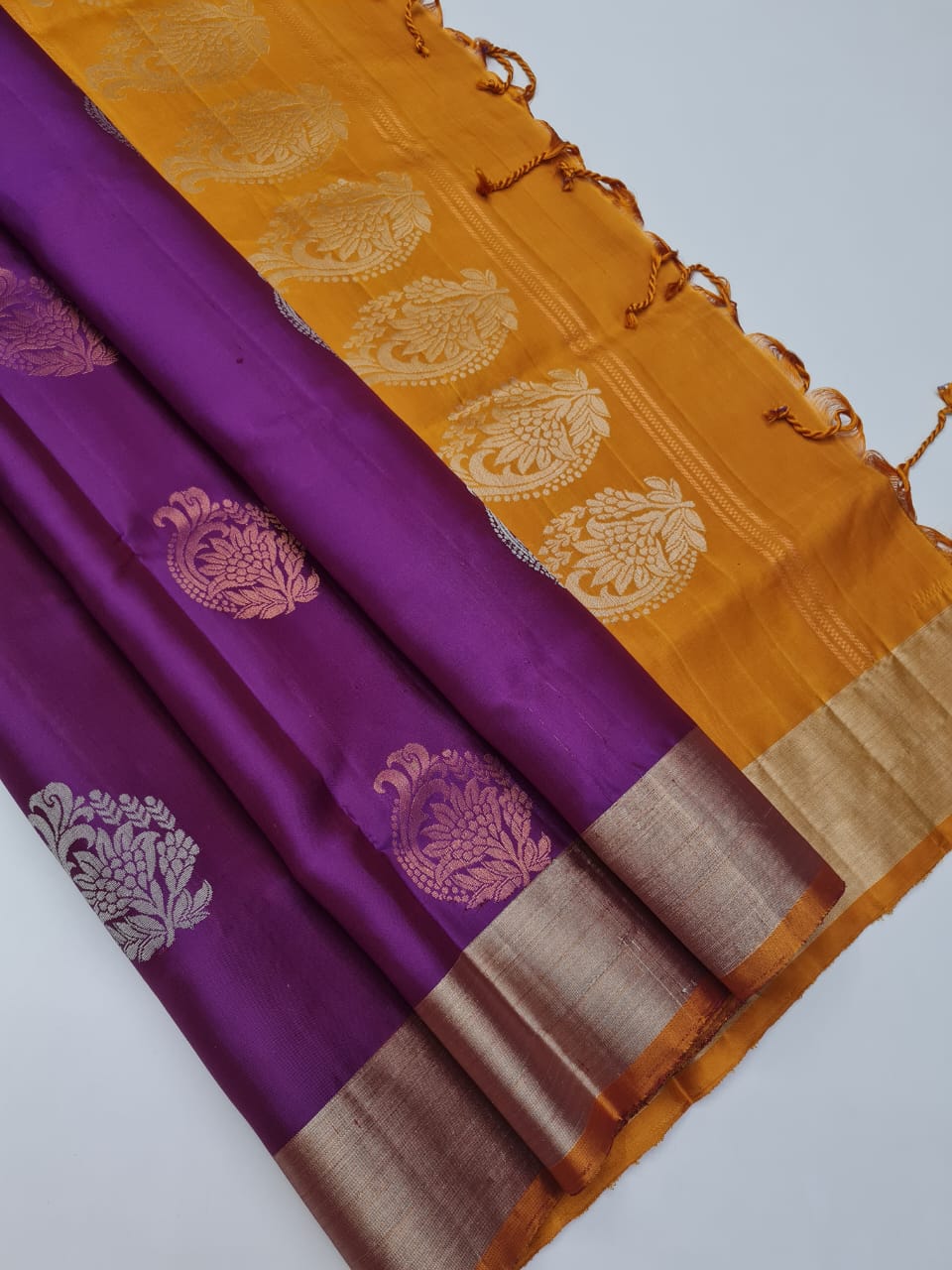 Kanchipuram Pure Tissue Border Soft Silk Saree