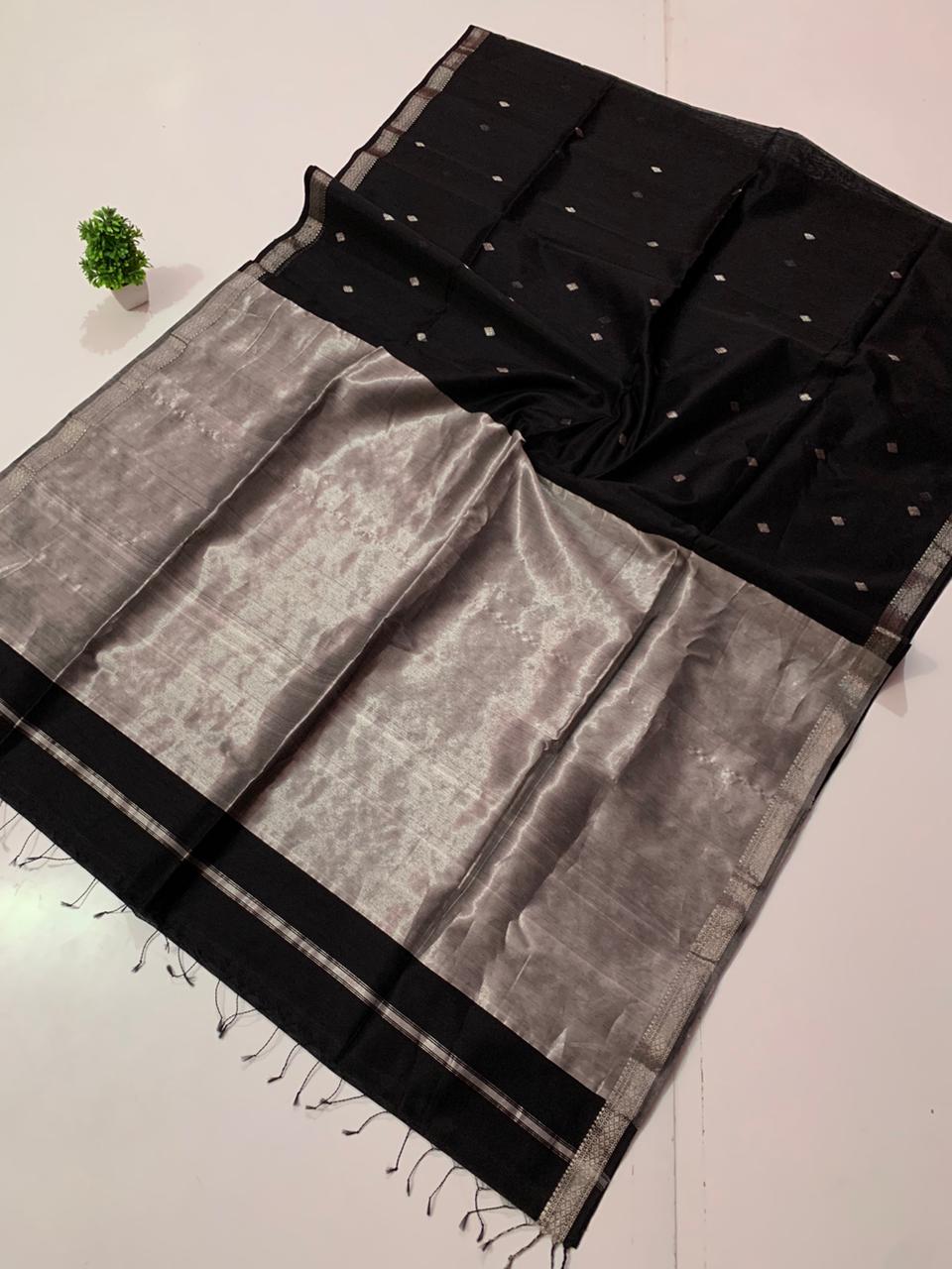 Maheshwari Silver Border Saree