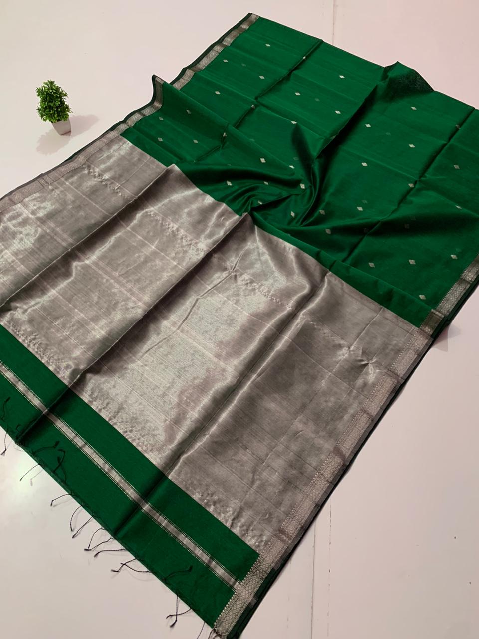 Maheshwari Silver Border Saree