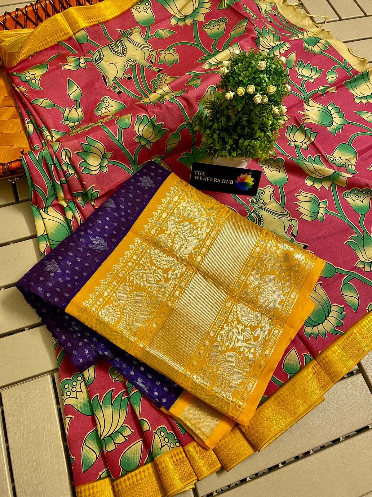 Mangalgiri Kuppadam Pattu Lehenga With Hand-Painted Pen Kalamkari Dupatta