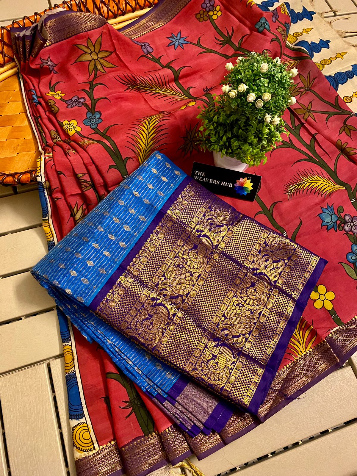 Mangalgiri Kuppadam Pattu Lehenga With Hand-Painted Pen Kalamkari Dupatta