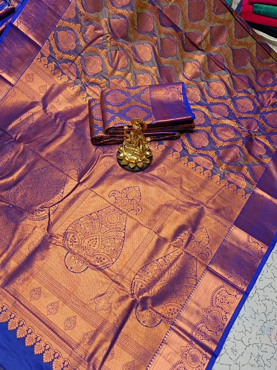 Nikki Galrani Inspired Semi Silk Saree
