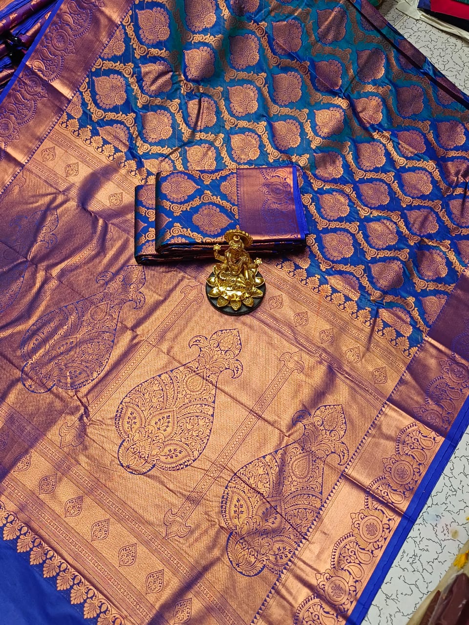 Nikki Galrani Inspired Semi Silk Saree