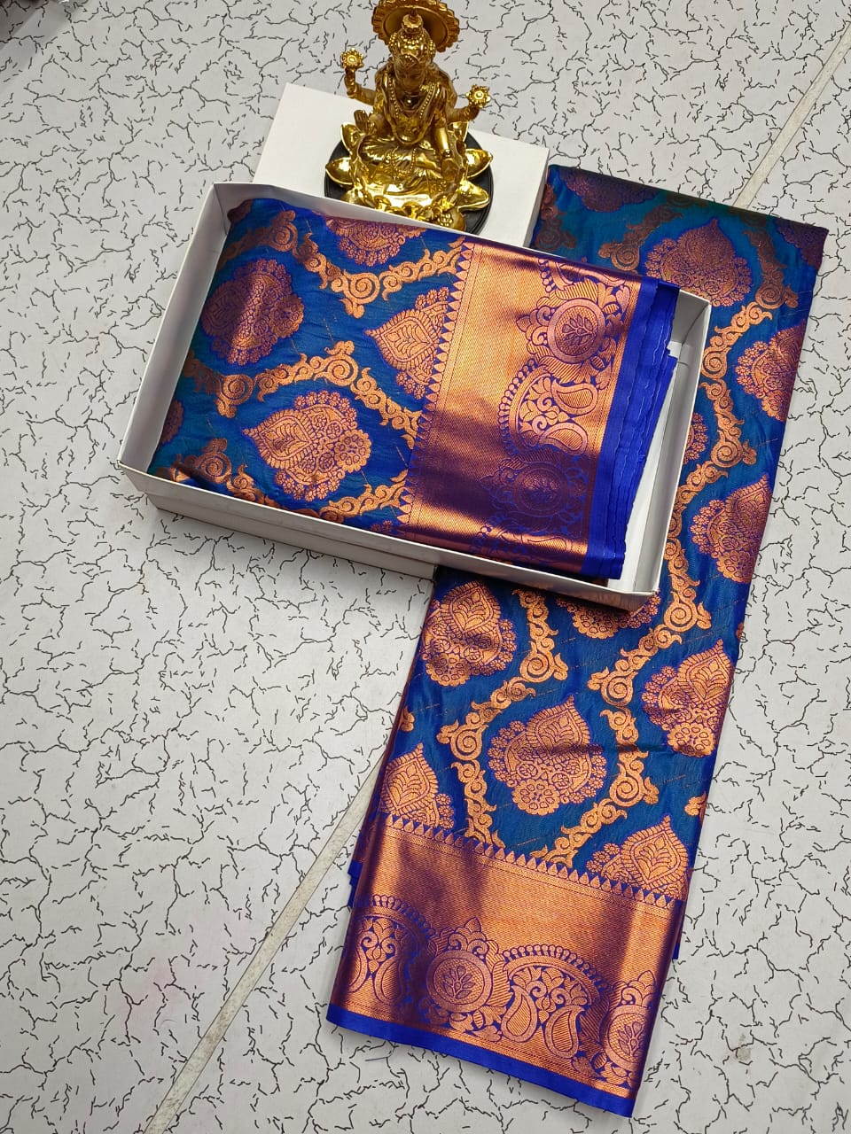 Nikki Galrani Inspired Semi Silk Saree