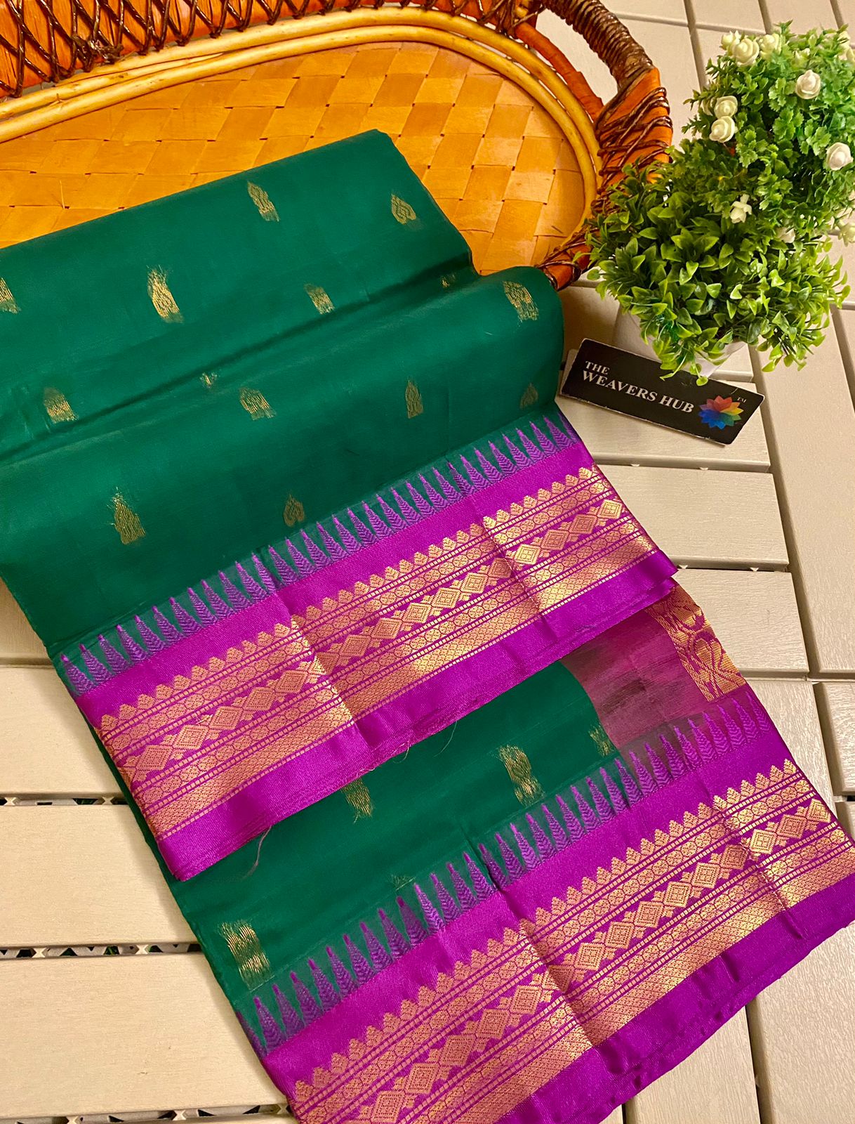 Pure Handloom Gadwal Cotton Saree
