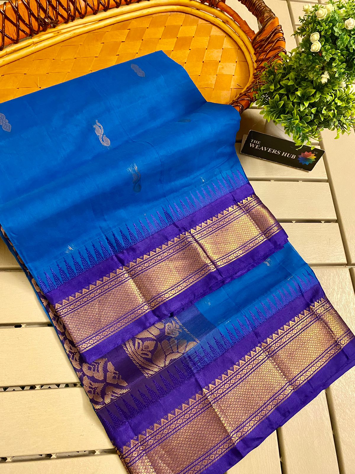 Pure Handloom Gadwal Cotton Saree