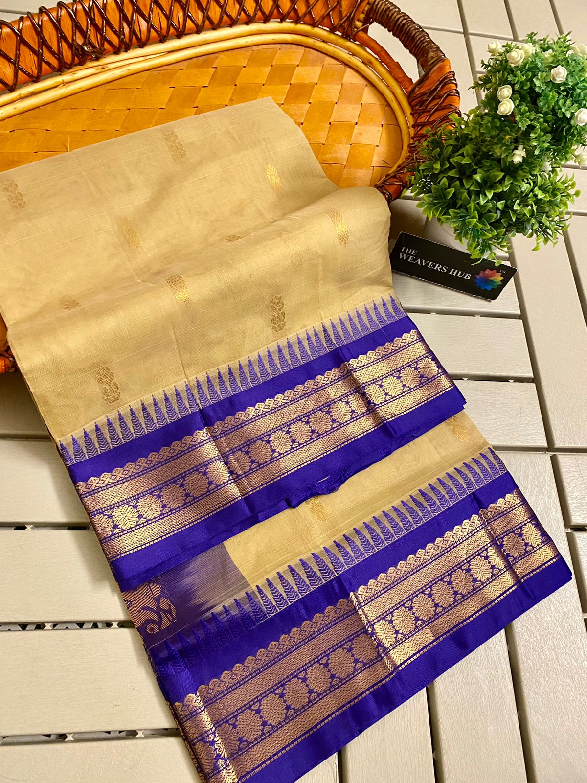 Pure Handloom Gadwal Cotton Saree