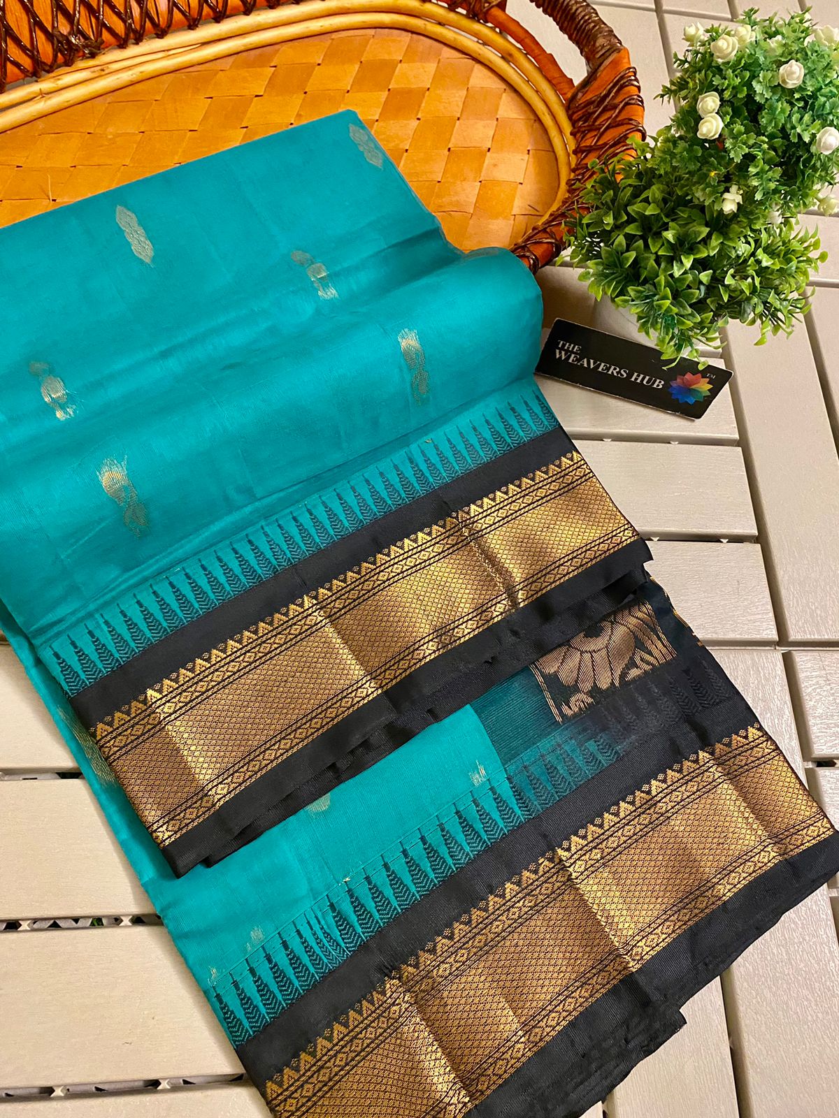 Pure Handloom Gadwal Cotton Saree