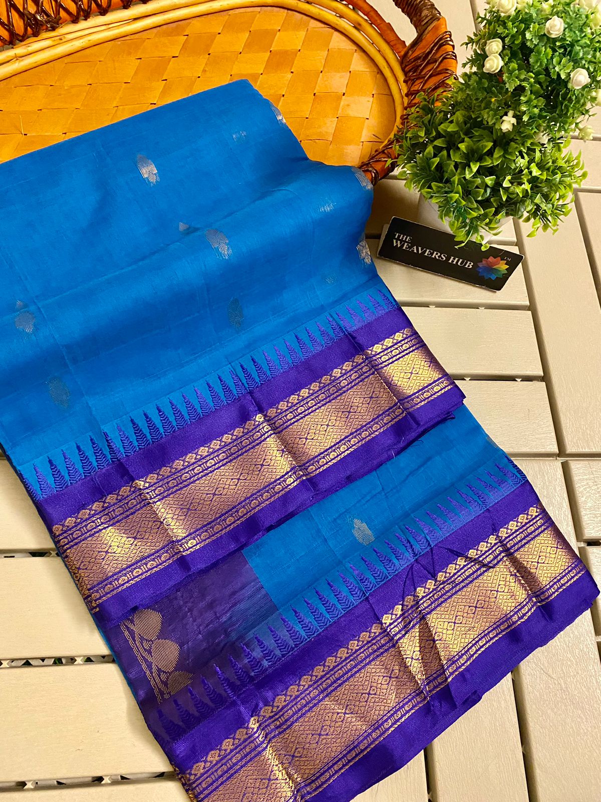 Pure Handloom Gadwal Cotton Saree