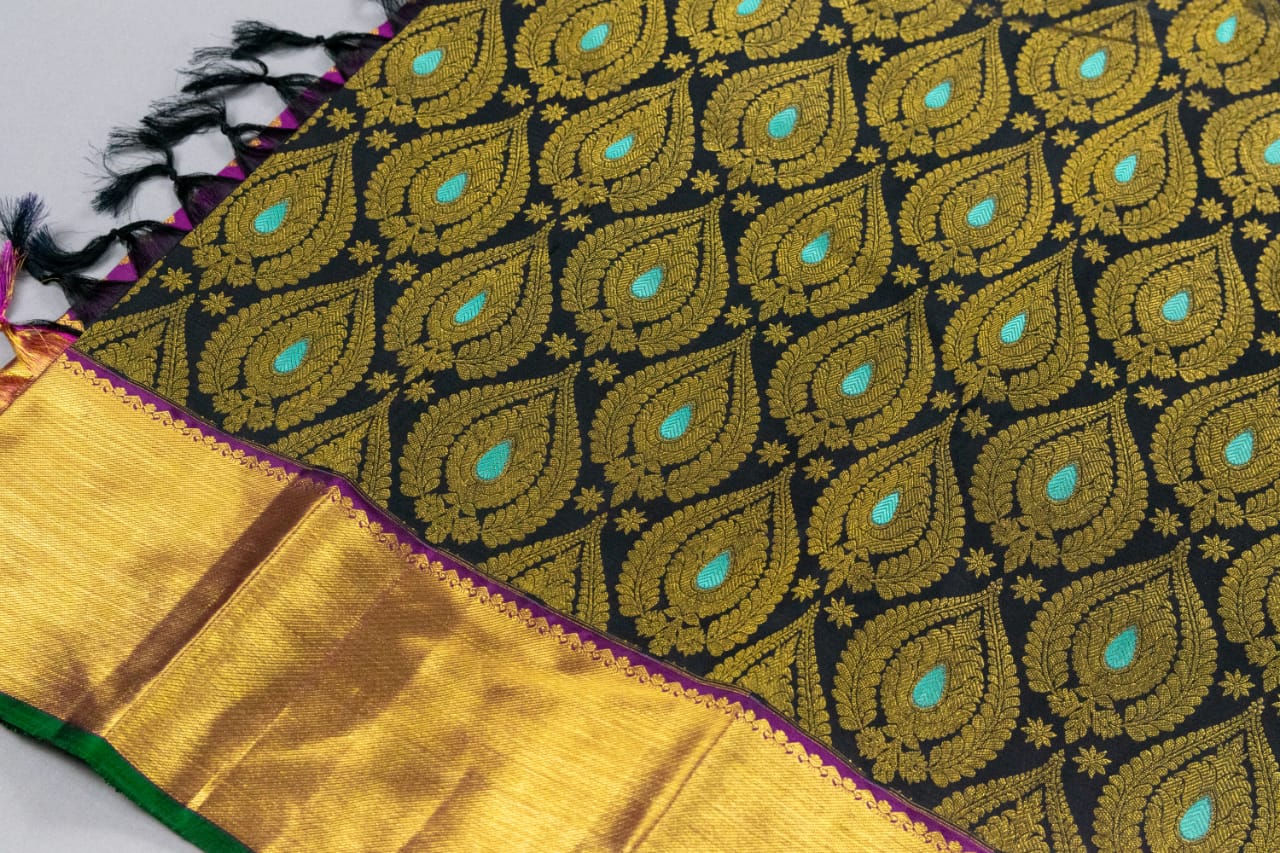 Pure Kanchipuram Black With Magenta Colour Silk Saree
