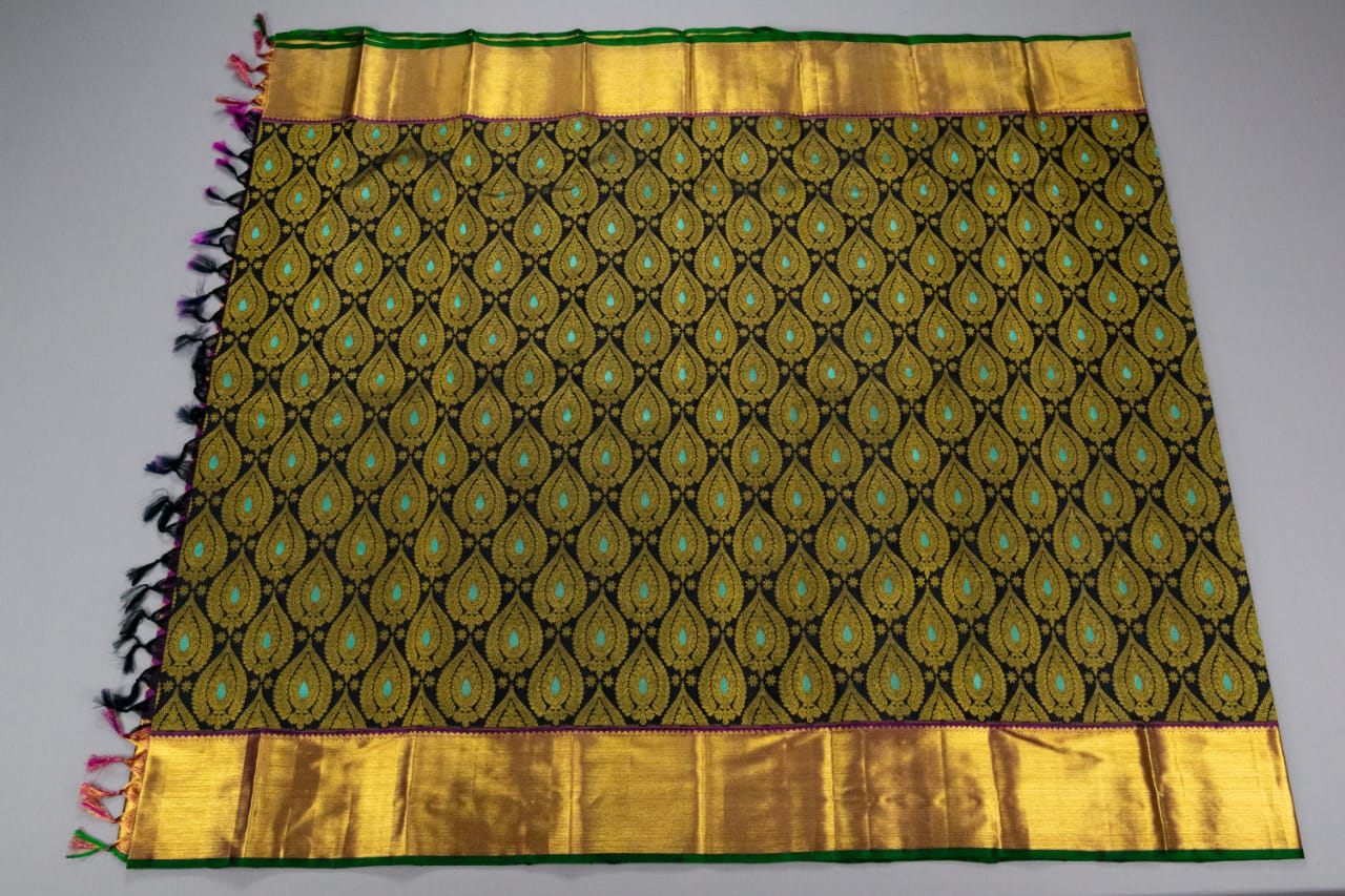 Pure Kanchipuram Black With Magenta Colour Silk Saree
