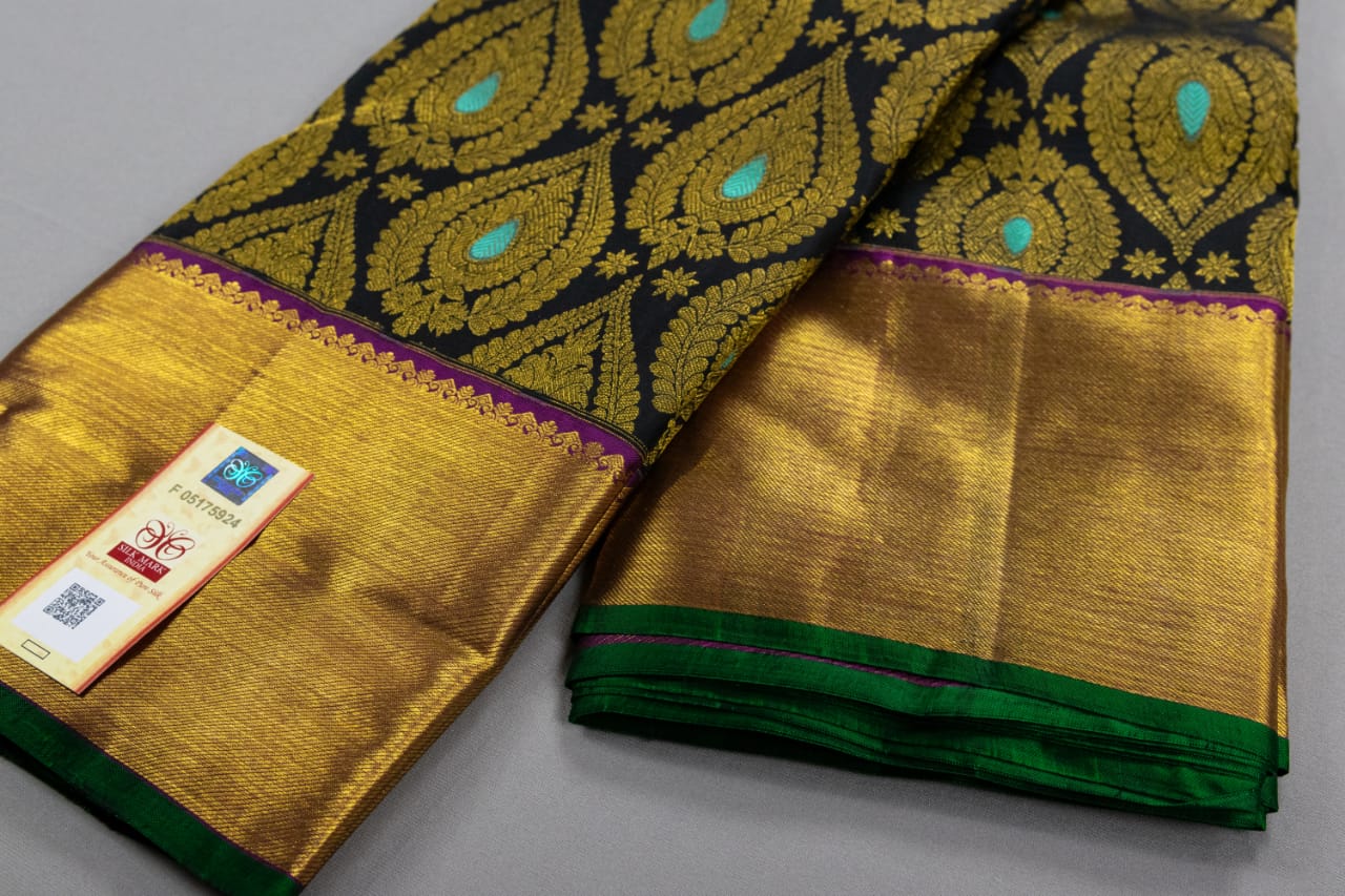 Pure Kanchipuram Black With Magenta Colour Silk Saree