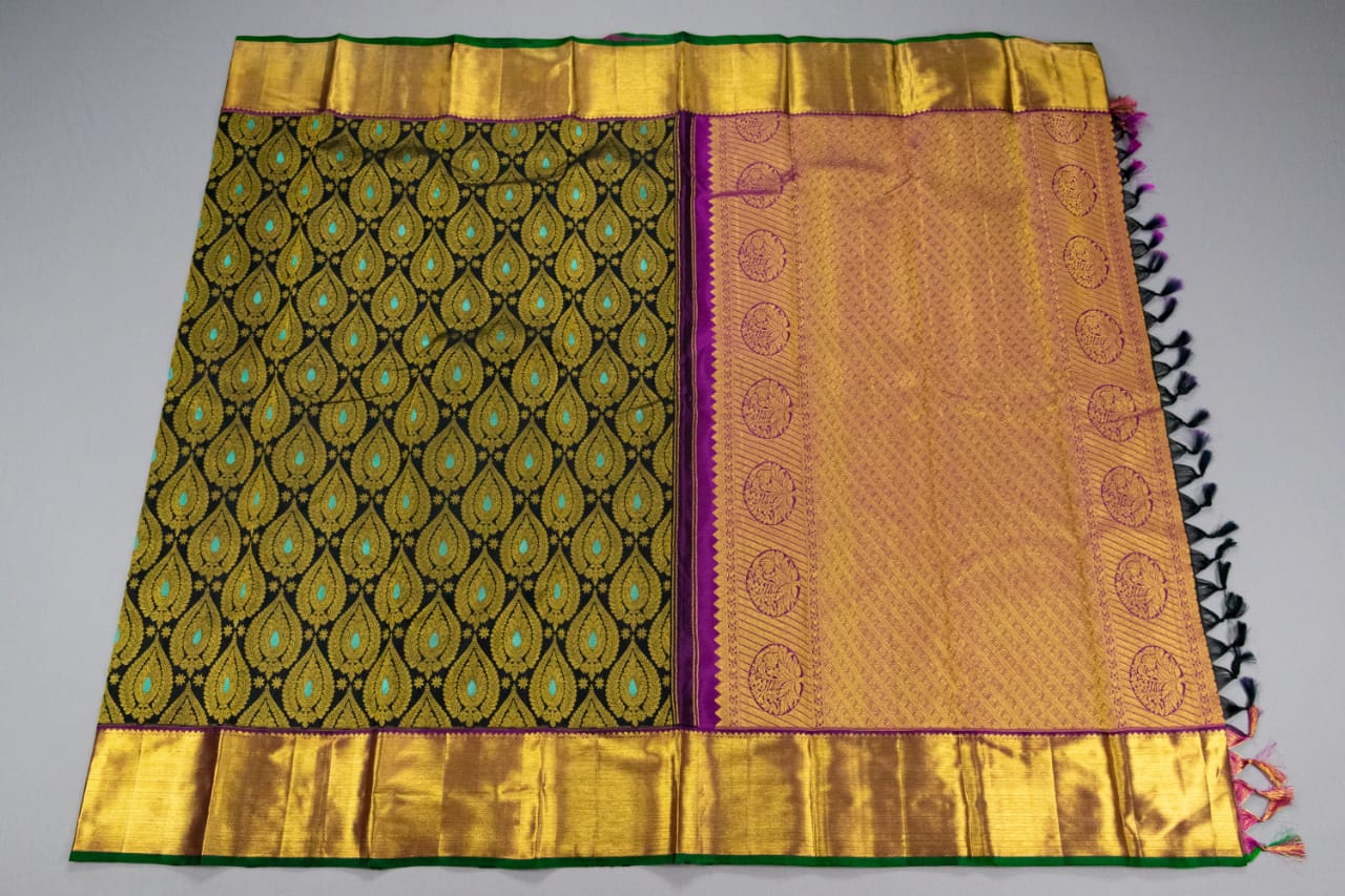 Pure Kanchipuram Black With Magenta Colour Silk Saree