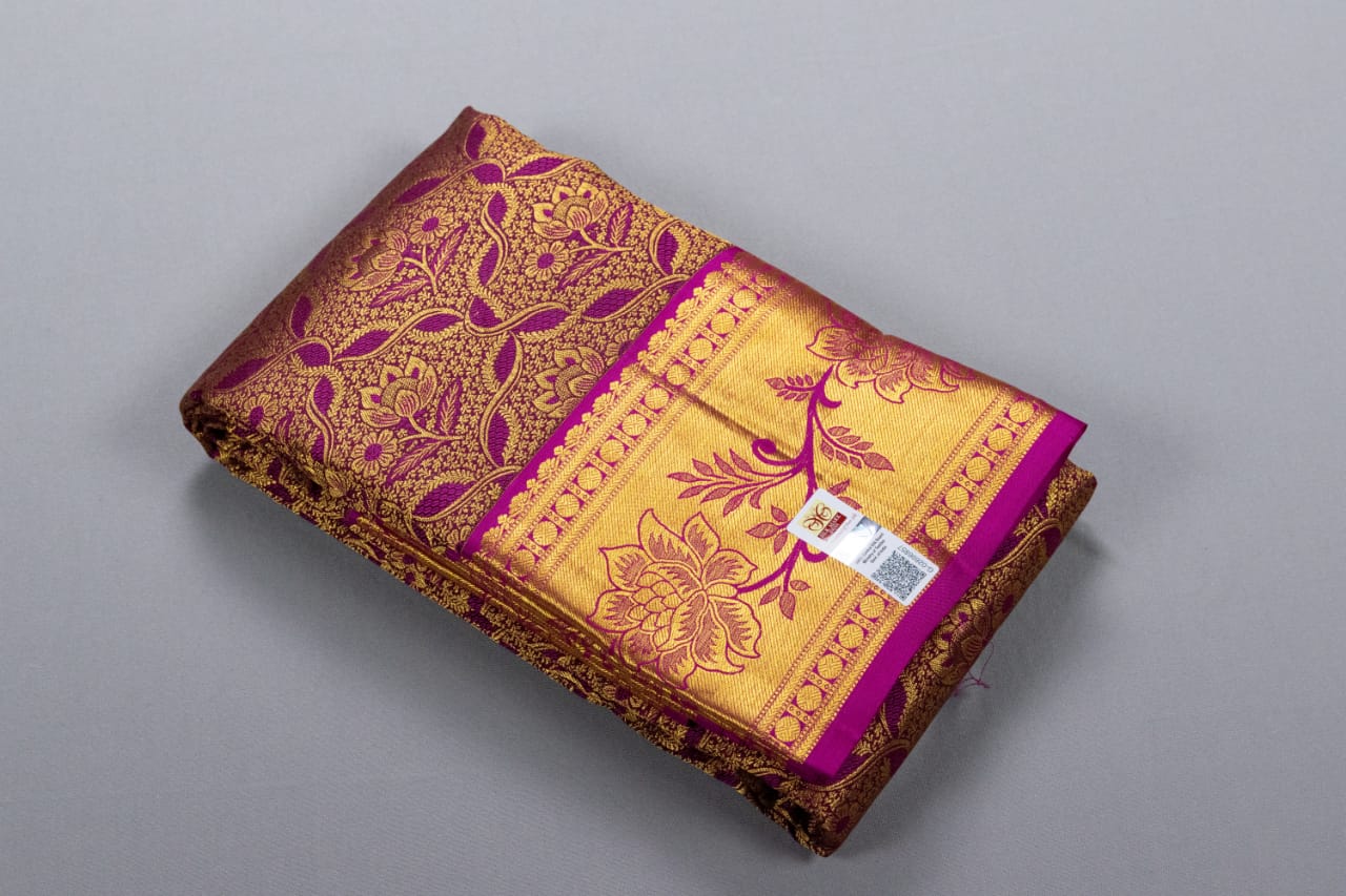 Pure Kanchipuram Nagapalam With Rani Pink Colour Silk Saree