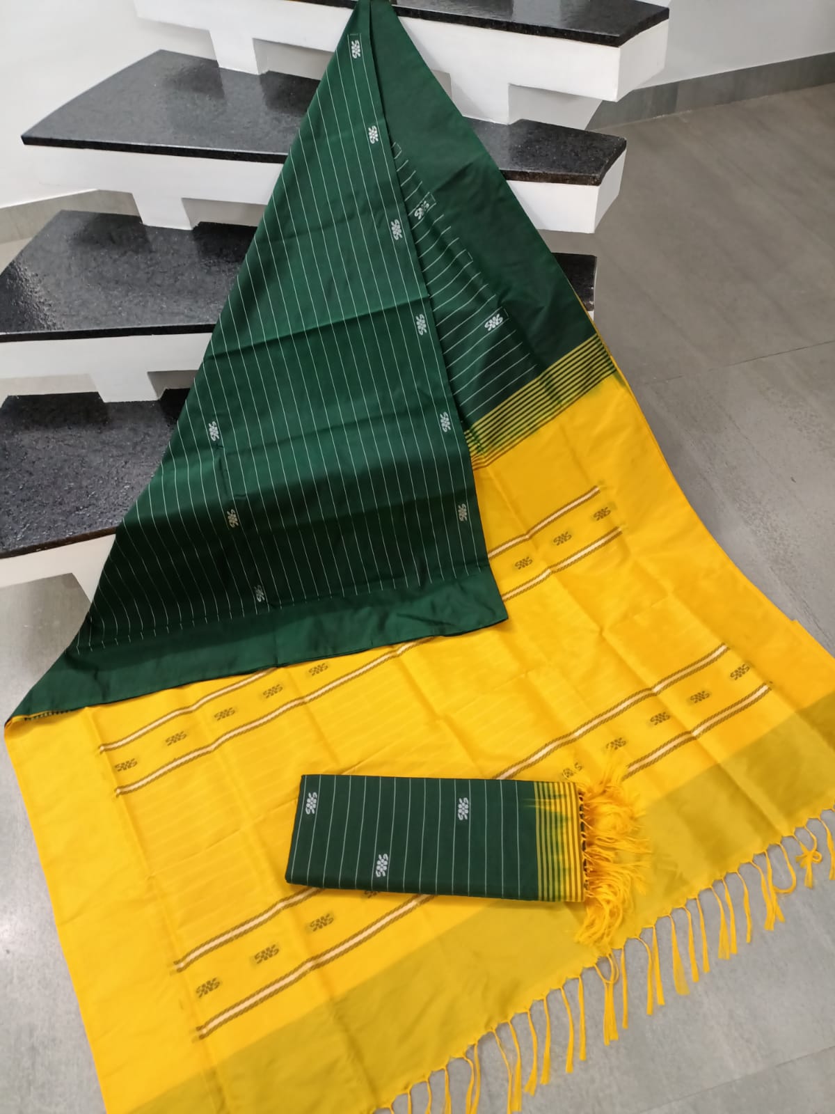 Vaalai Pattu Saree