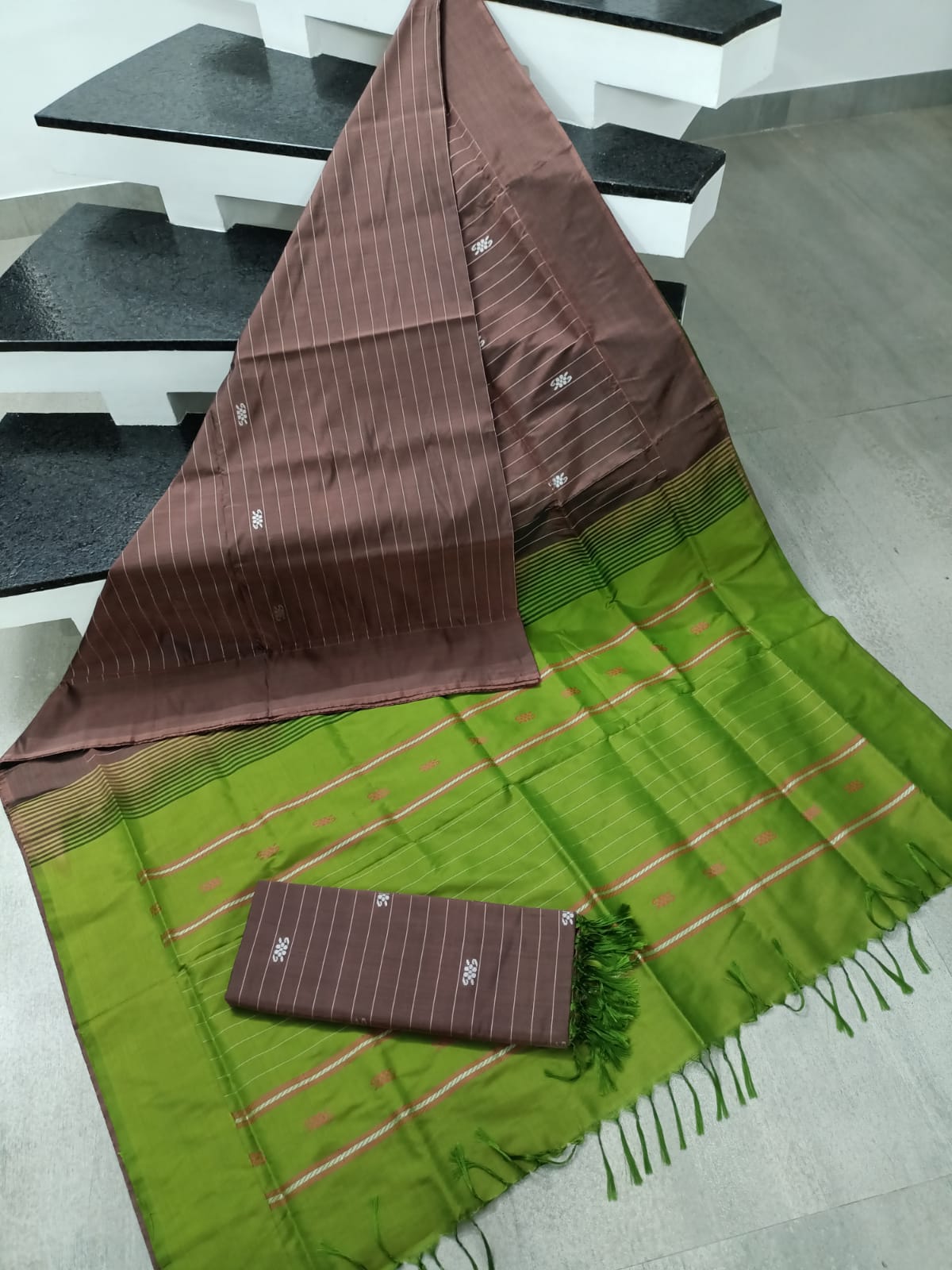 Vaalai Pattu Saree