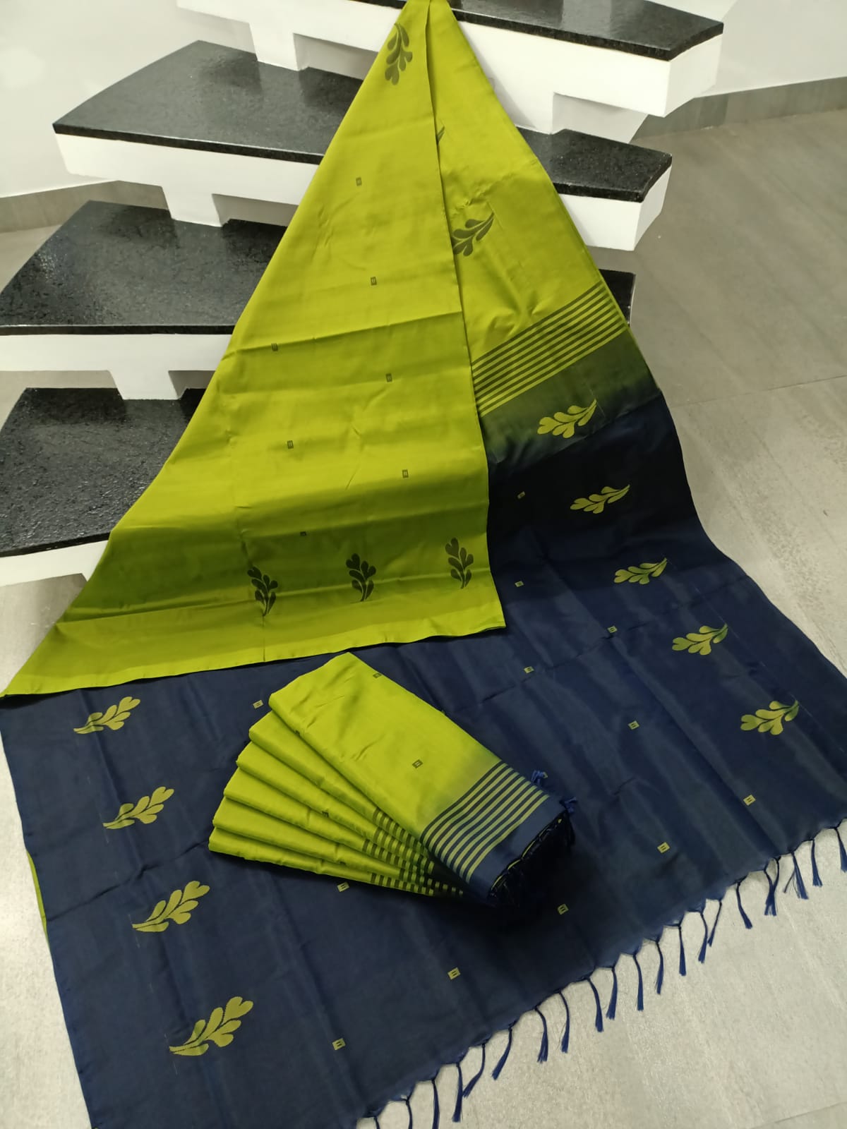 Vaalai Pattu Saree