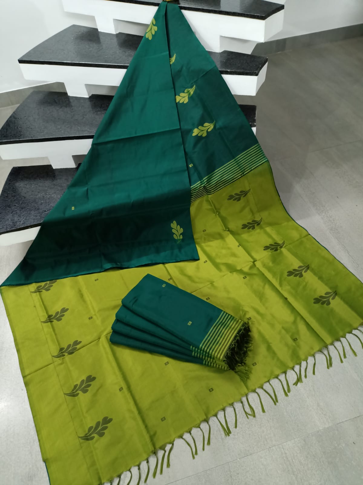 Vaalai Pattu Saree