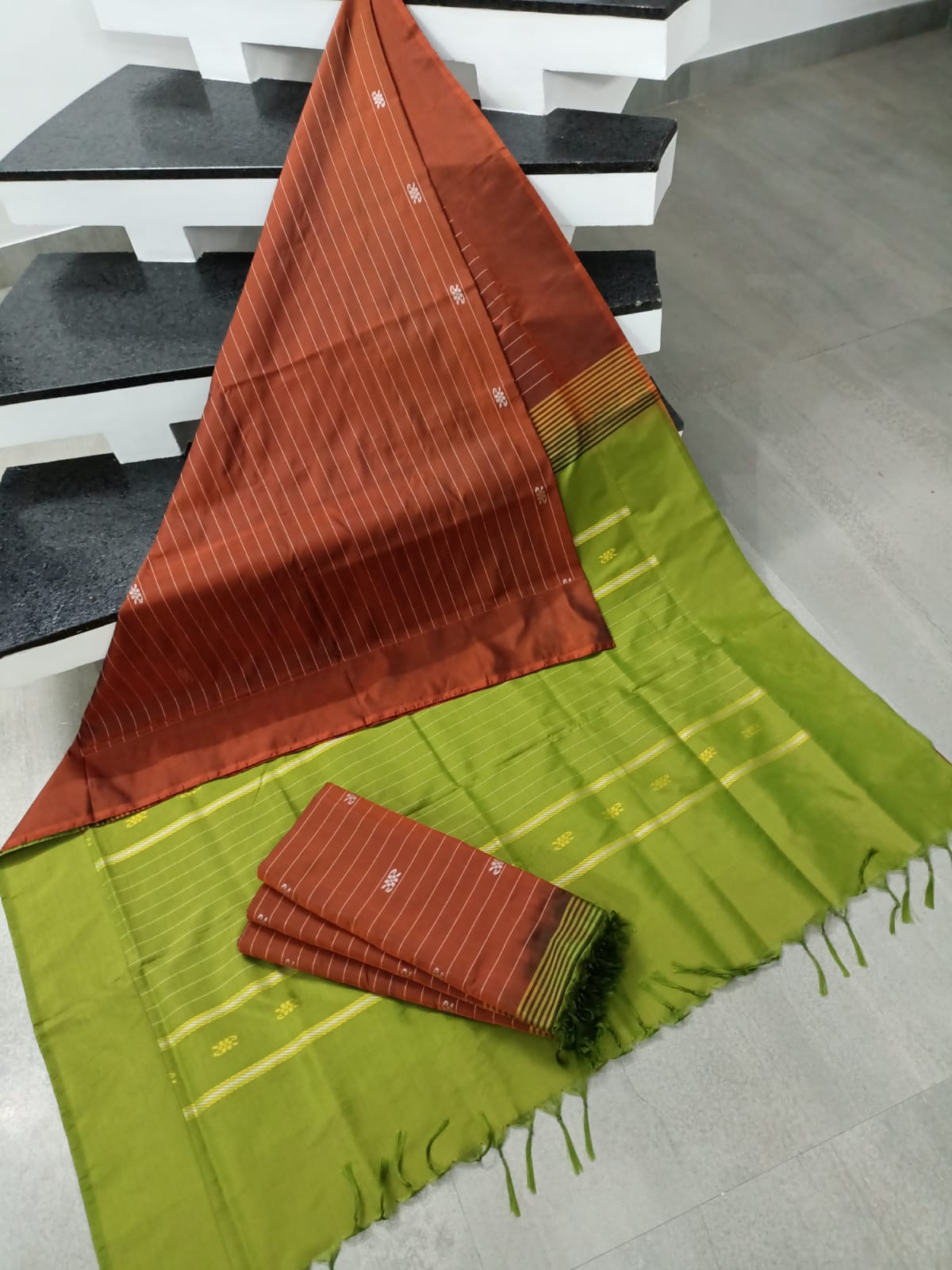 Vaalai Pattu Saree