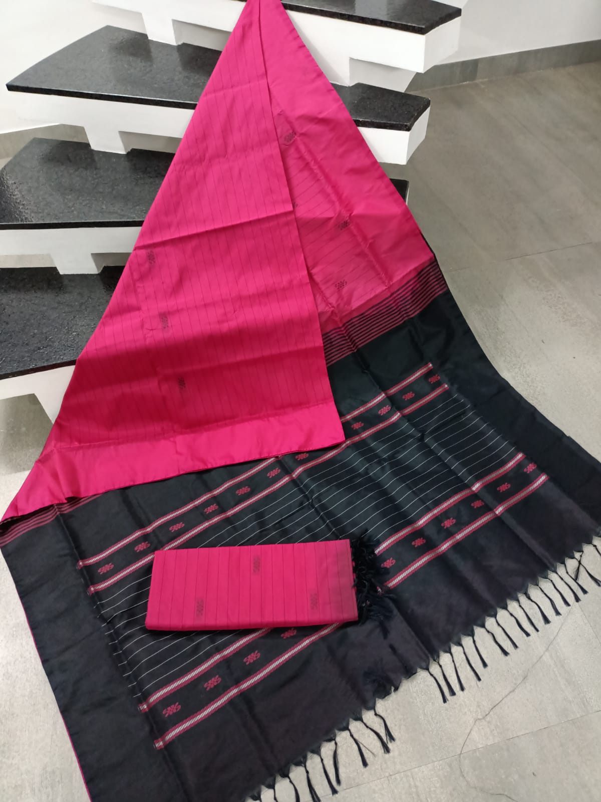 Vaalai Pattu Saree
