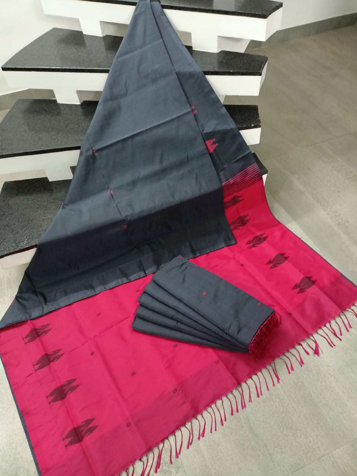 Vaalai Pattu Saree