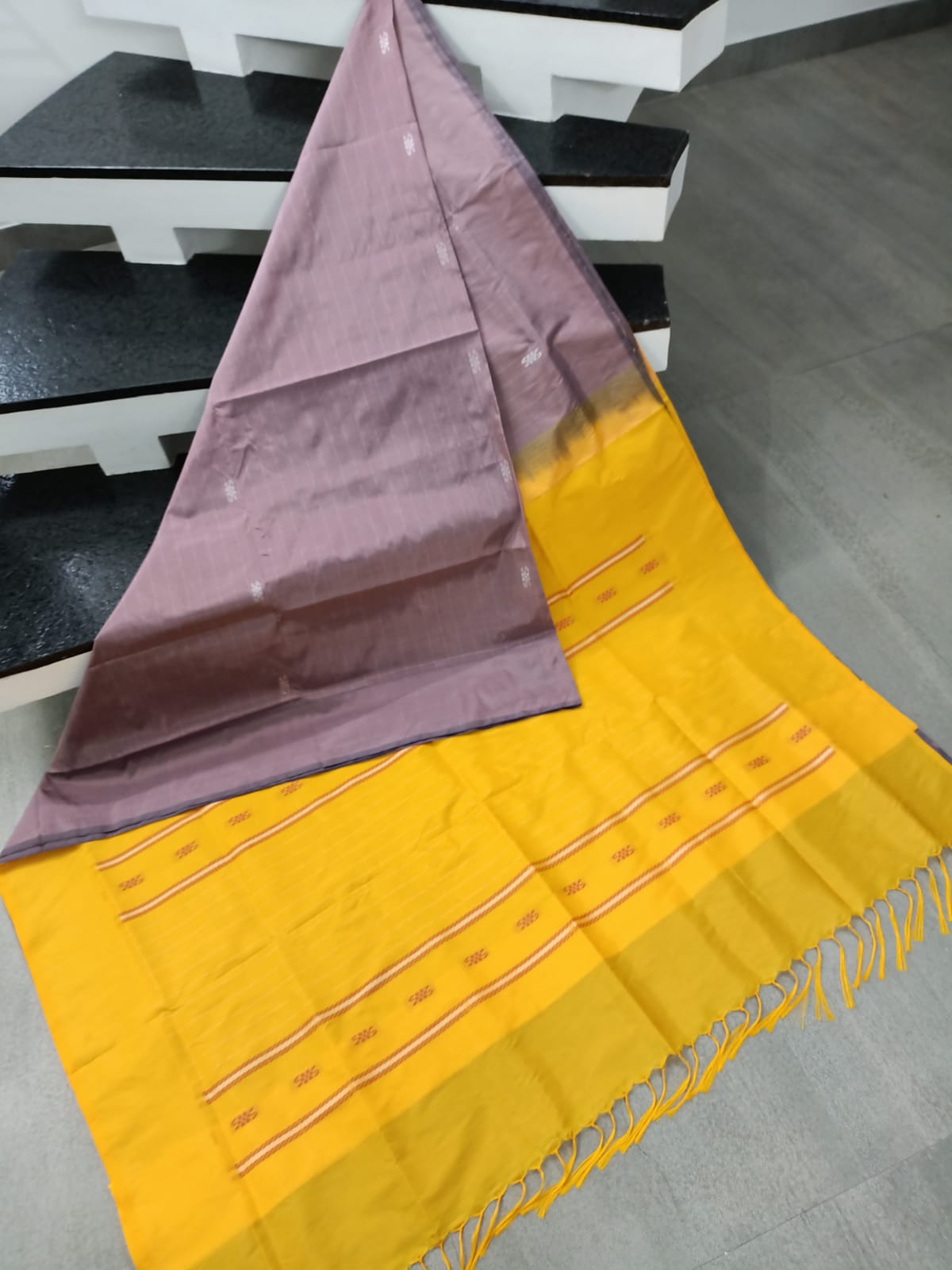 Vaalai Pattu Saree