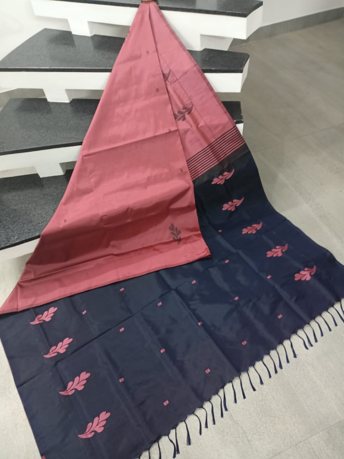 Vaalai Pattu Saree