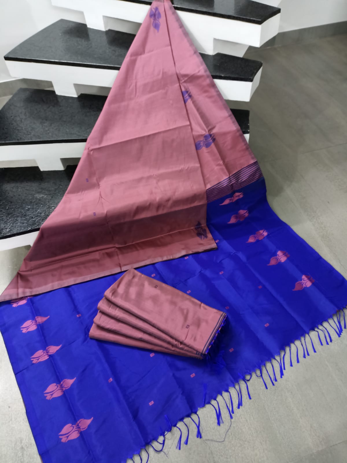 Vaalai Pattu Saree