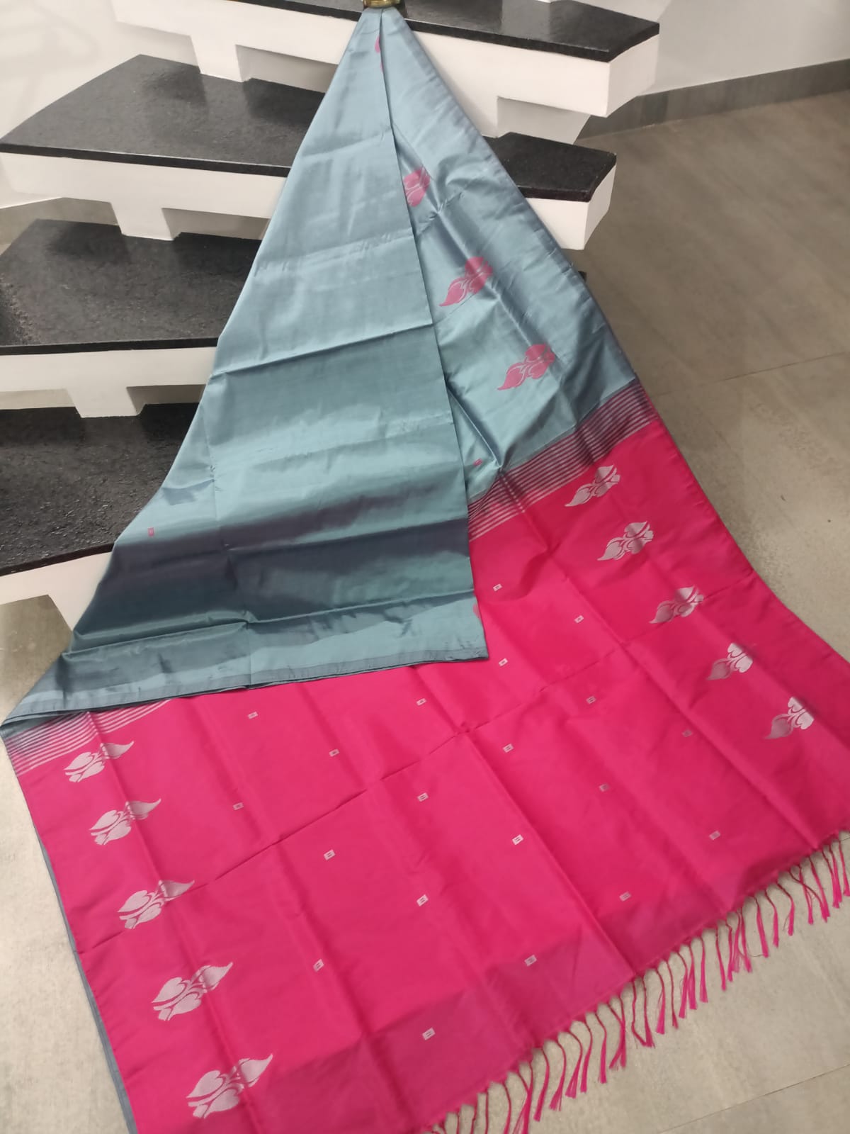 Vaalai Pattu Saree