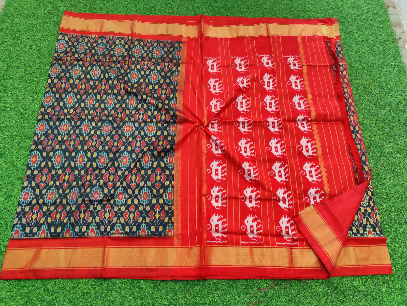 Ikkat pure silk saree - Vannamayil Fashions