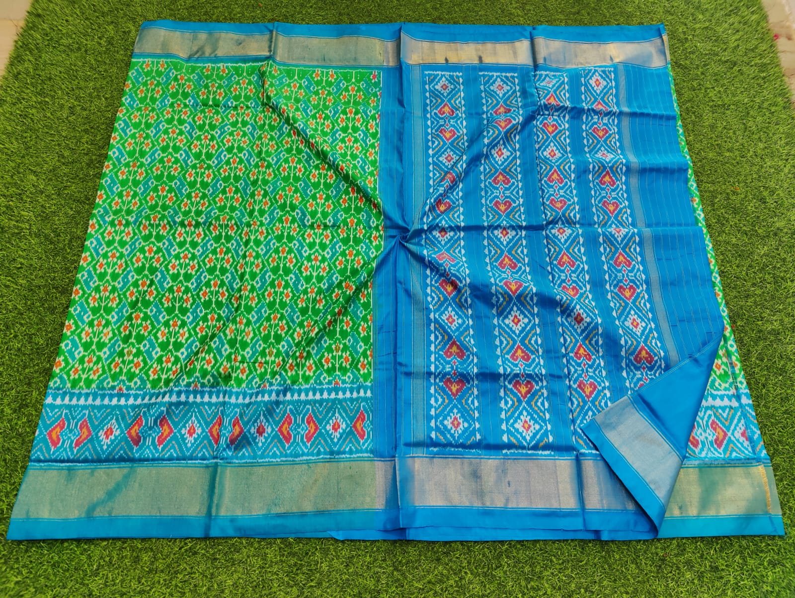 Ikkat pure silk saree - Vannamayil Fashions