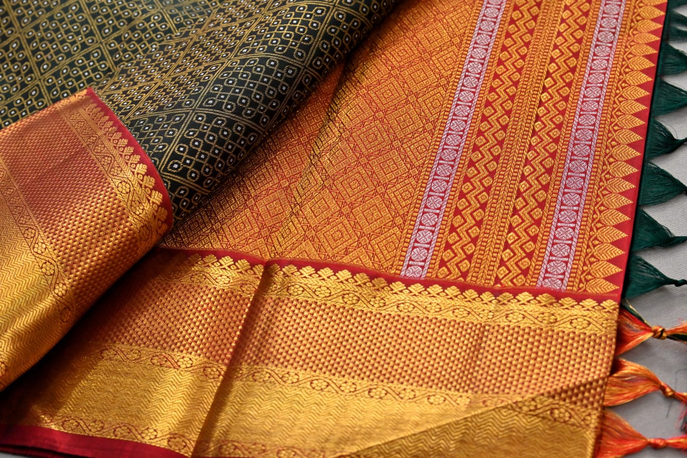 Kanchipuram handloom pure silk in bottle green and maroon color saree - Vannamayil Fashions