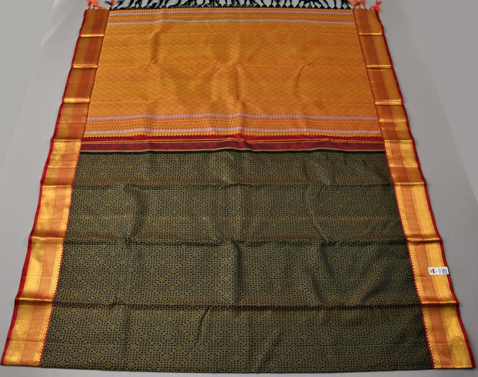 Kanchipuram handloom pure silk in bottle green and maroon color saree - Vannamayil Fashions