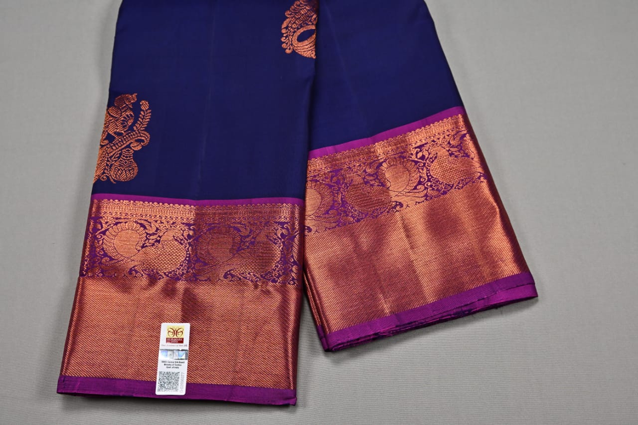 Kanchipuram handloom pure silk in navy blue with magenta color saree - Vannamayil Fashions