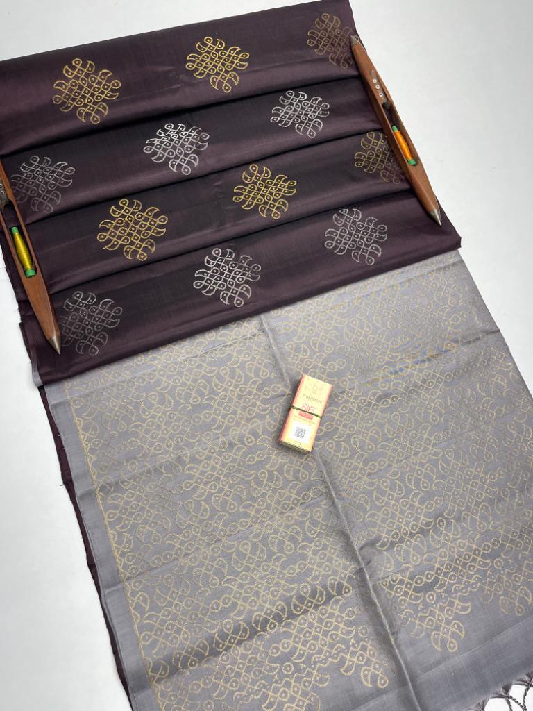 Pure handloom soft silk kolam designed borderless saree - Vannamayil Fashions