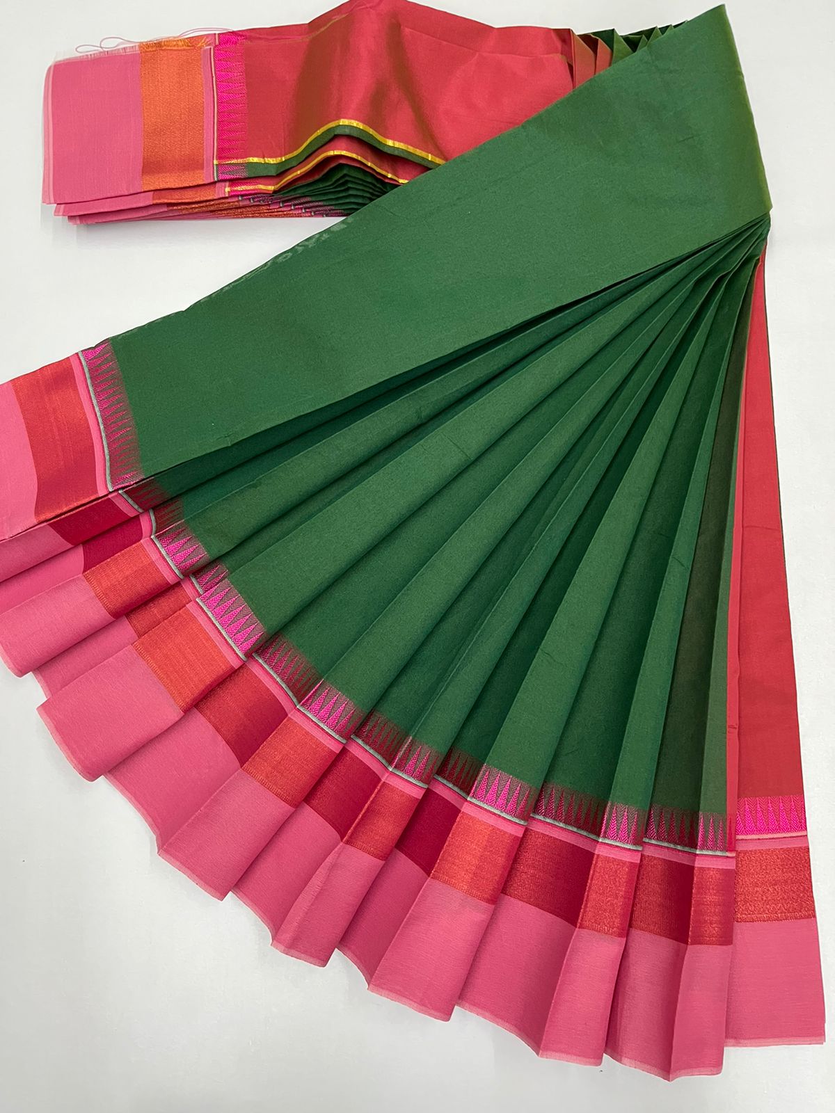 Silk cotton plain saree - Vannamayil Fashions