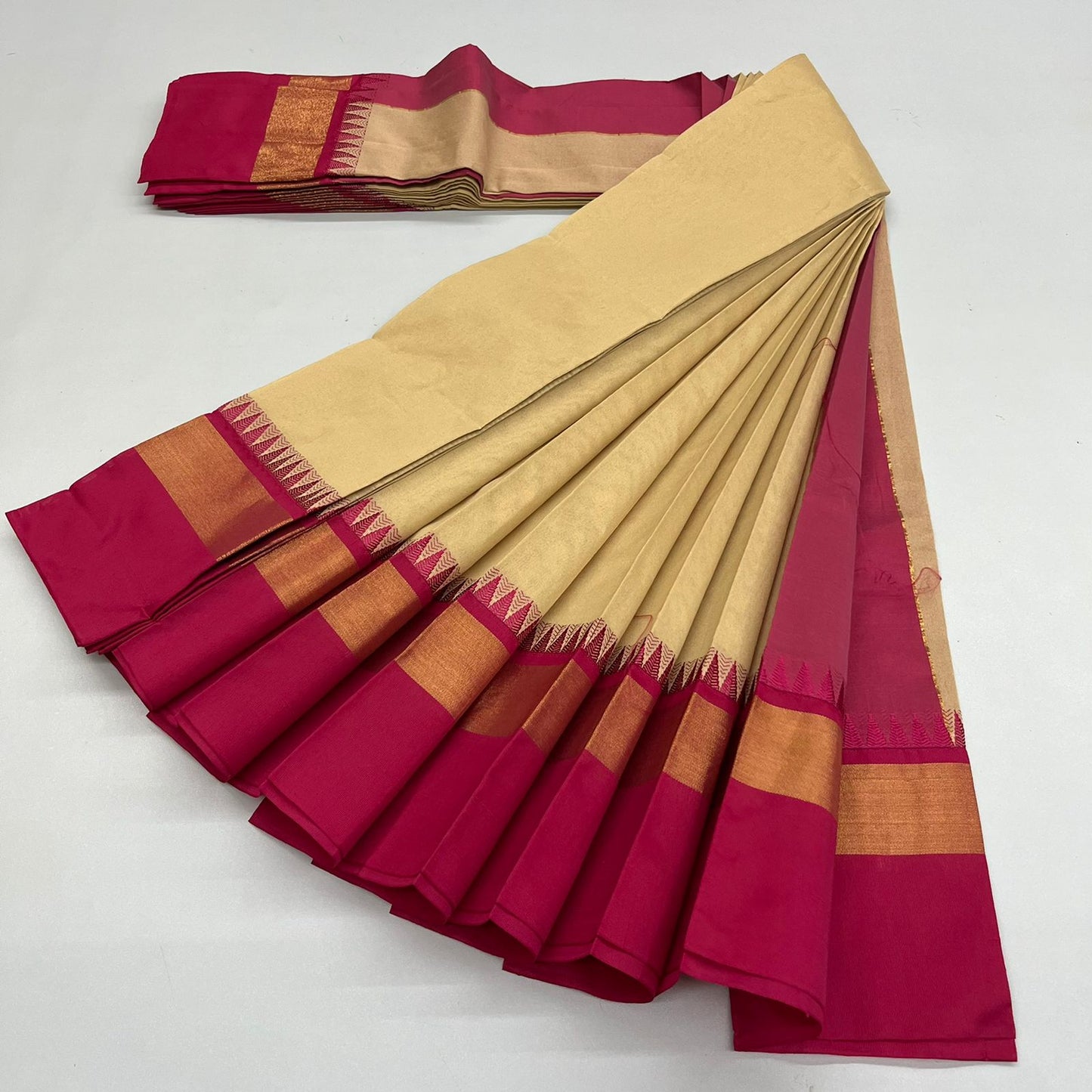 Silk cotton plain saree - Vannamayil Fashions