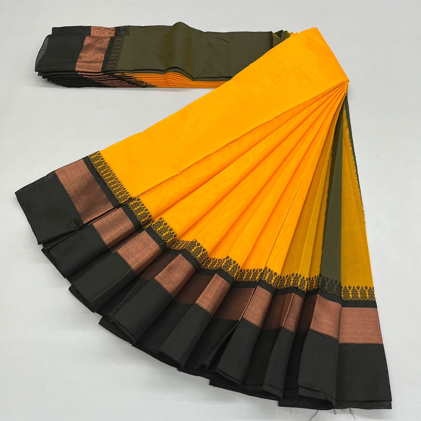 Silk cotton plain saree - Vannamayil Fashions