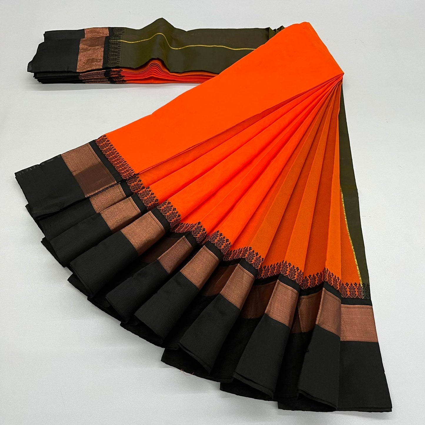 Silk cotton plain saree - Vannamayil Fashions