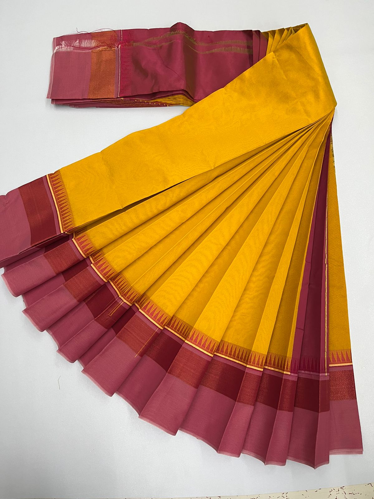 Silk cotton plain saree - Vannamayil Fashions
