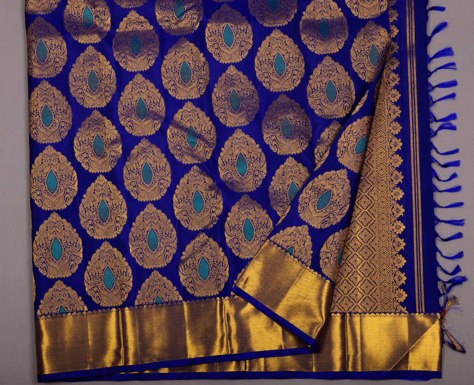 Handloom pure silk kanchipuram saree in blue colour saree