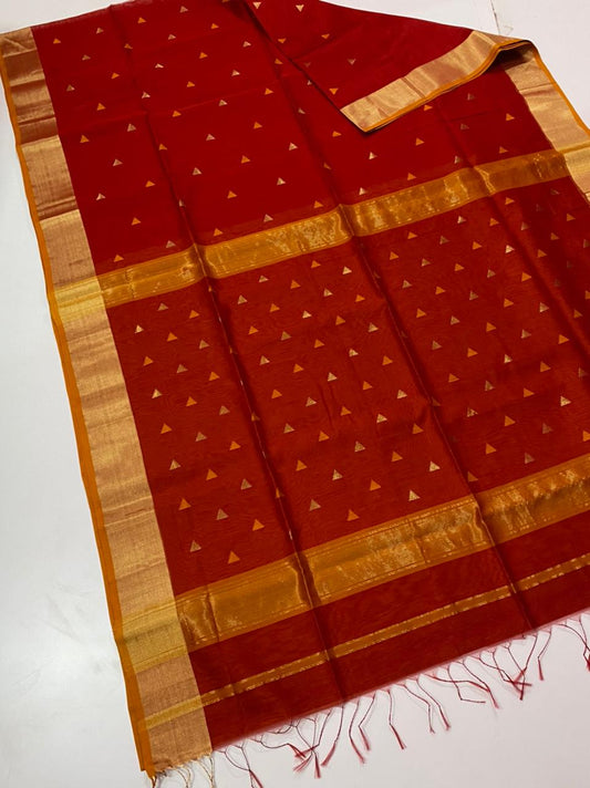 Maheshwari handwoven triangle buti saree