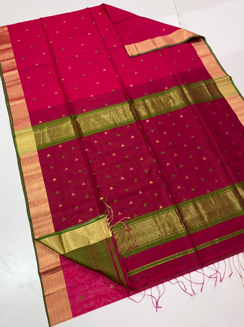 Maheshwari handwoven triangle buti saree