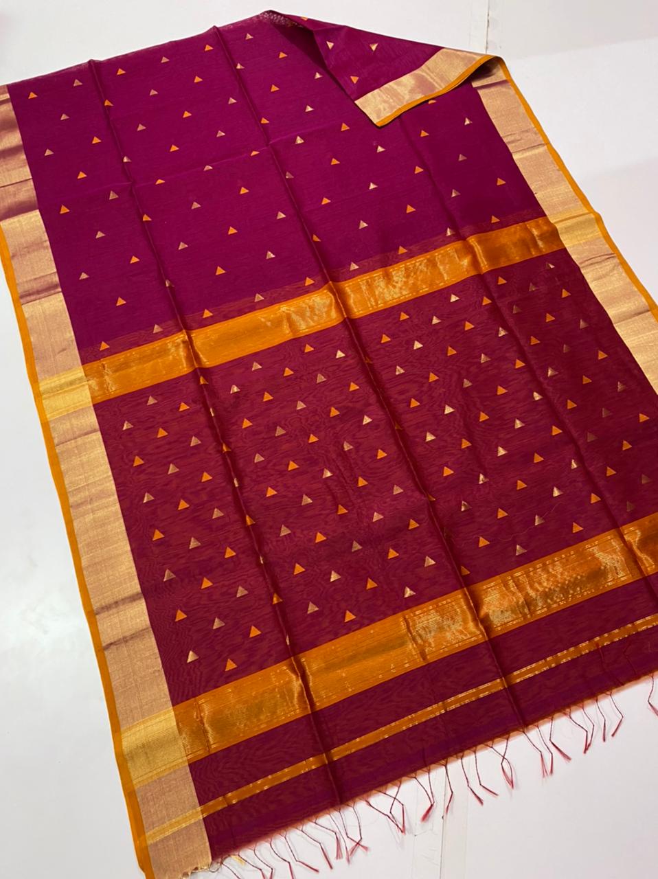 Maheshwari handwoven triangle buti saree