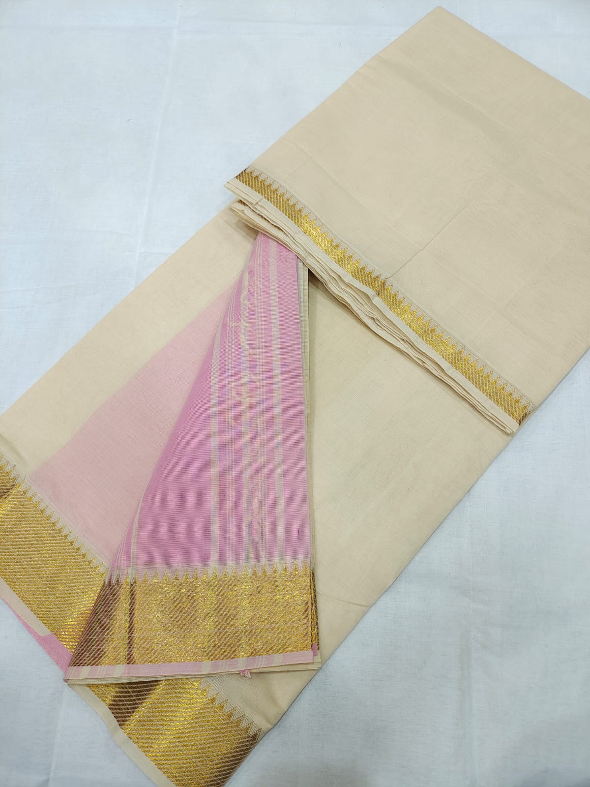 Mangalagiri cotton gold zari border plain saree